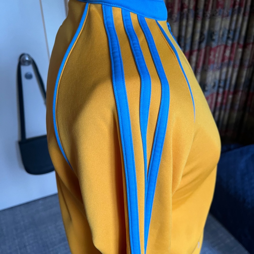 Vintage Adidas Woman's Jacket in yellow with blue trim. - Picture 5 of 6